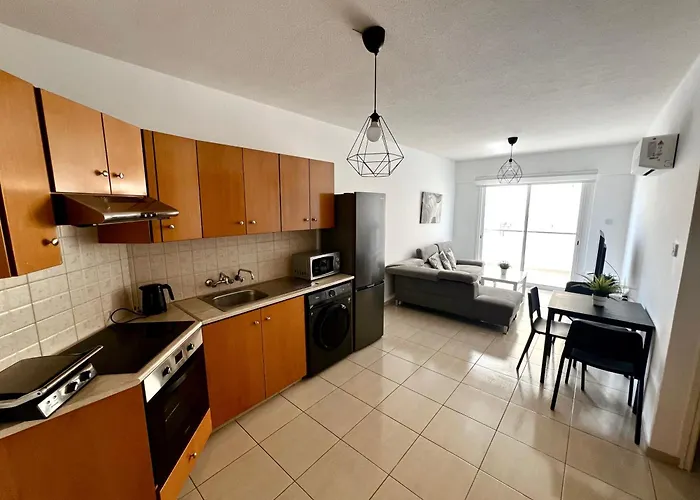 Mackenzie 11 * ラルナカ